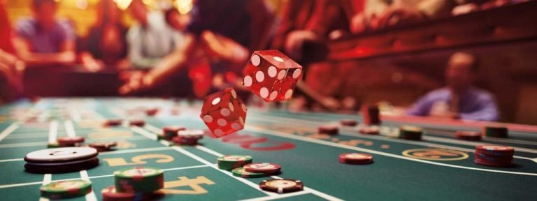 ibet789 ios VIP Support Team မြန်မာ ကစားသမားများကို 24/7 ကူညီဖြေကြားနေသည့် မြင်ကွင်း